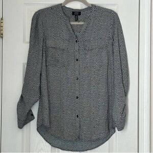 Women's Jones New York Signature Blouse Tunic Chevron Black and White Medium M